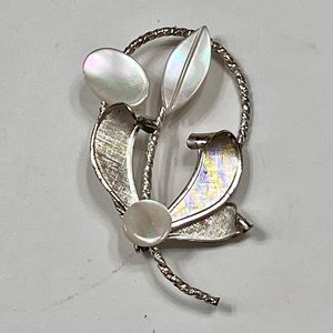 Vintage Signed Western Germany Mother of Pearl‎ Flower Silver Tone Brooch Pin